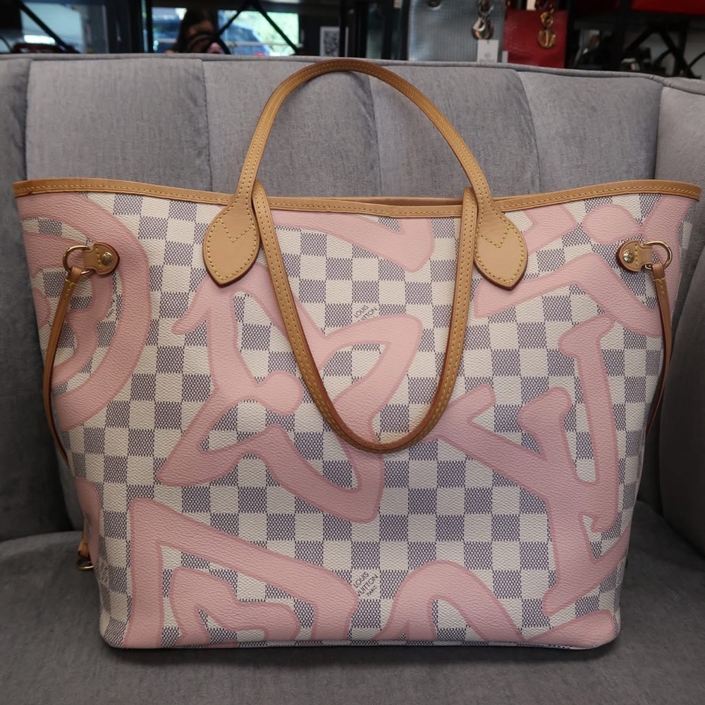 ❌SOLD❌Louis Vuitton Pink and White Tote - Picture 5 of 13